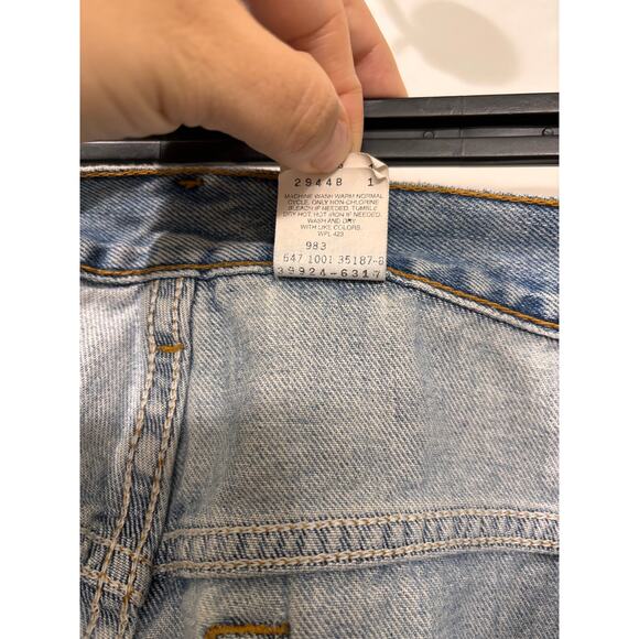 Levi’s Women’s 90’s Vintage Light Wash “Mom Shorts” Style 39924 Size 16 - Picture 4 of 6